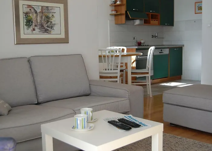 Apartment Definis